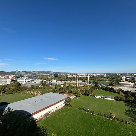 Three Towers With Beautiful View And Parking! Apartamento Bratislava Exterior foto