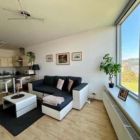 Three Towers With Beautiful View And Parking! Apartamento Bratislava Exterior foto