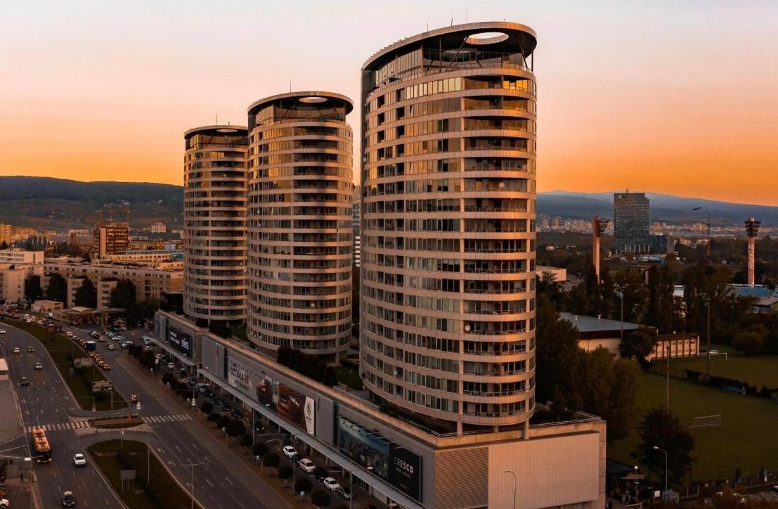 Three Towers With Beautiful View And Parking! Apartamento Bratislava Exterior foto