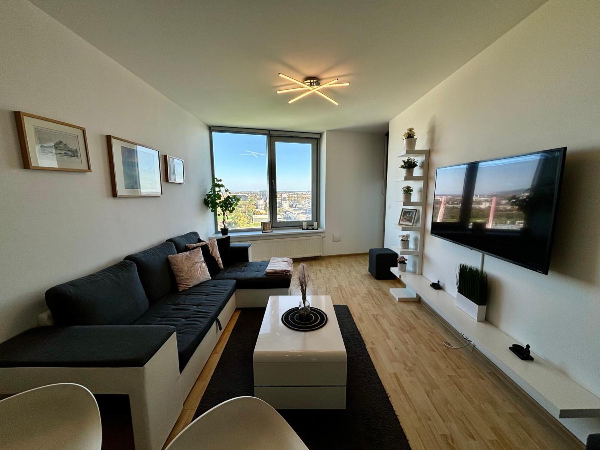 Three Towers With Beautiful View And Parking! Apartamento Bratislava Exterior foto